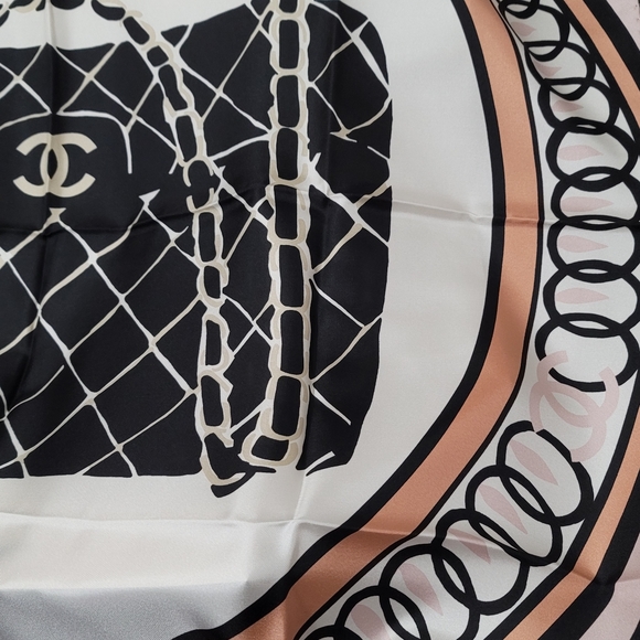 Sold‼️🌟Host Pick🌟Chanel scarf size 90×90cm(in) - Picture 7 of 11